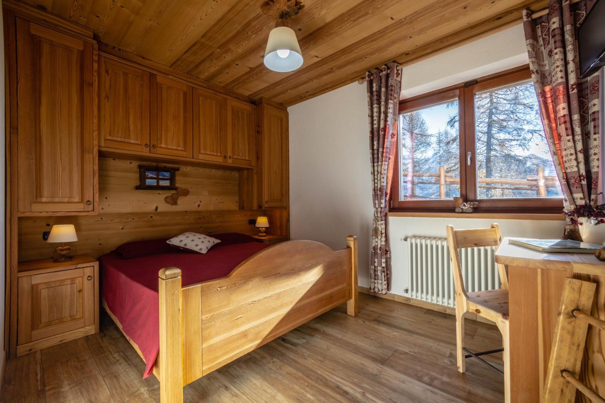 Le Coin Des Melezes - Nature & Trek - Camere In Baita Di Montagna Brusson Zewnętrze zdjęcie