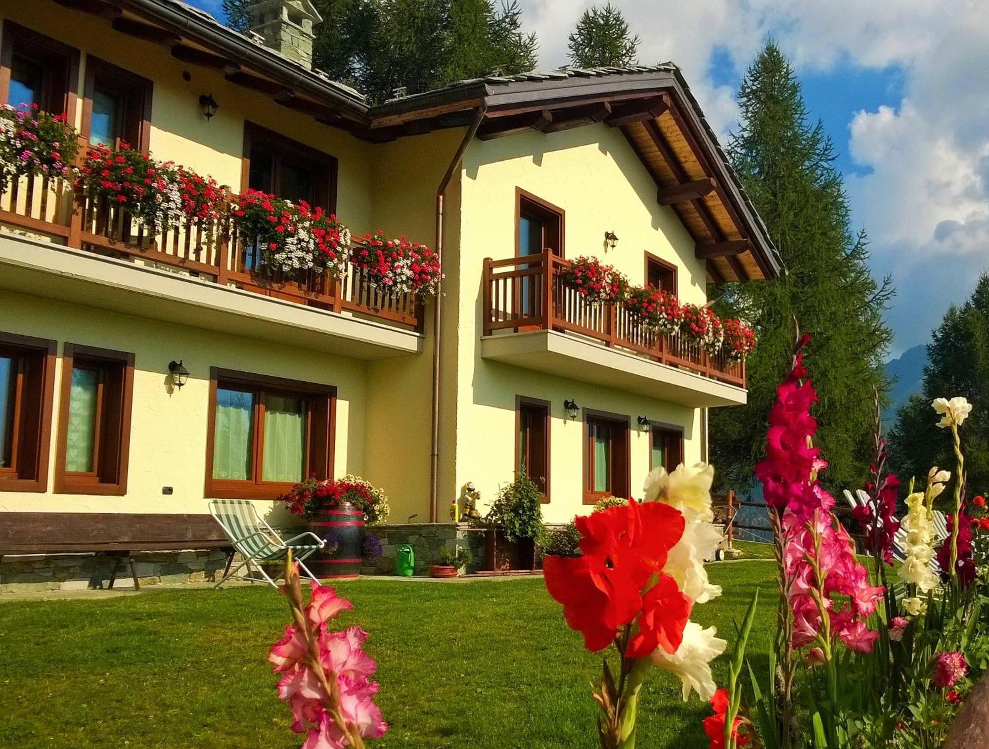 Le Coin Des Melezes - Nature & Trek - Camere In Baita Di Montagna Brusson Zewnętrze zdjęcie